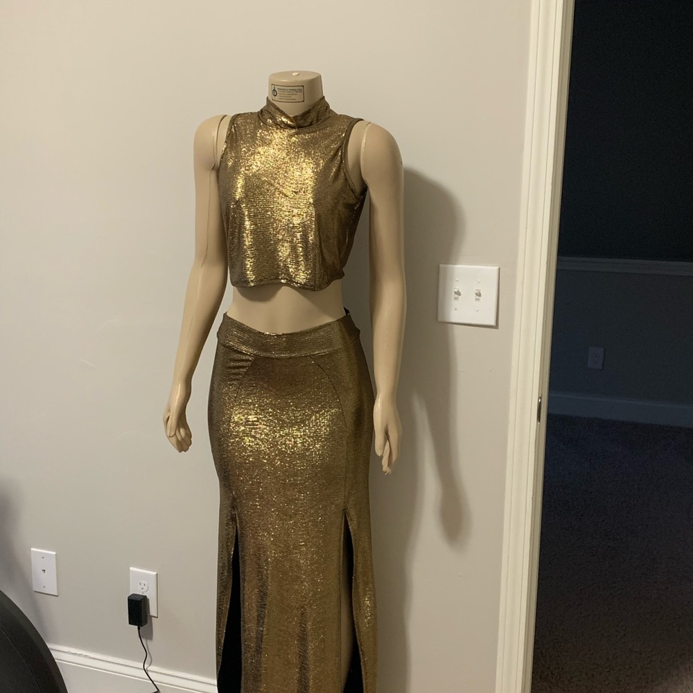 Color -GOLD